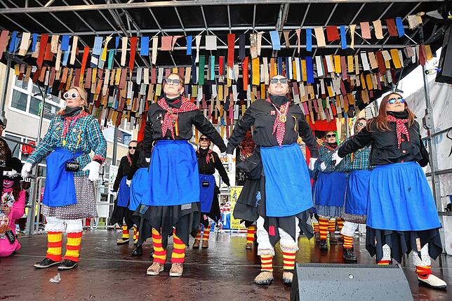 Bild 33: Die Konstanzer Fasnacht außer Rand und Band! Hästräger feiern auf der Marktstätte – die schönsten Bilder!