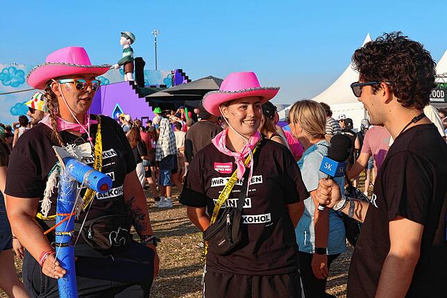 Bild 12: Wilde Outfits in Sicht: Das sind die modischsten Leute auf dem Southside Festival 2025
