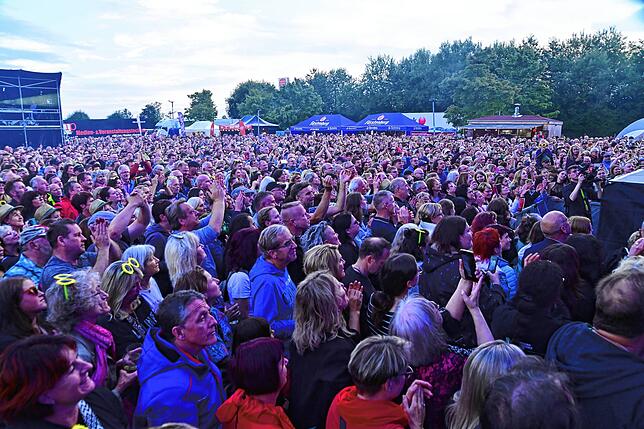 Bild 1: Villingen-Schwenningen: Nena rockt den Sommersound