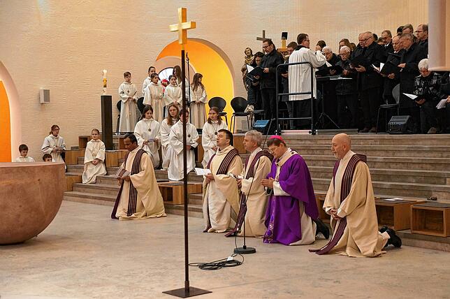 Bild 3: Die schönsten Bilder der Feier der Altarweihe in der Kirche St. Oswald in Stockach (Teil 2)