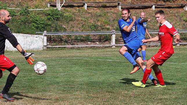 Bild 8: FC Erzingen wird Favoritenrolle beim SV Gurtweil gerecht &ndash; und wir haben Bilder!