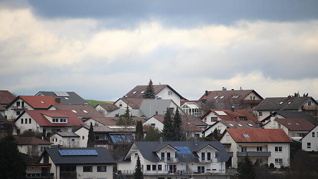 Wohnraum ist begehrt. Ein Blick auf das bestehende Wohngebiet am Bräunlinger Bregenberg. Dahinter sollen 2019 weitere Bauplätze für ein ...