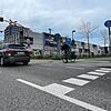 Auf der Schneckenburgstraße in Konstanz-Petershausen gibt es nur eine gestrichelte Wartelinie. Autofahrer, die vor den geschlossenen ...