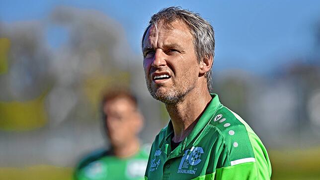 Bräunlingens Trainer Markus Knackmuß macht sich Gedanken, ob er seine Mannschaft auch als Spieler unterstüzten soll.