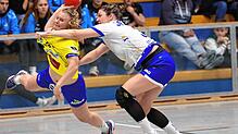 Mit acht Treffern war Katja Allgaier (links) die erfolgreichste Torschützin des SV Allensbach beim 33:23-Erfolg gegen den ...