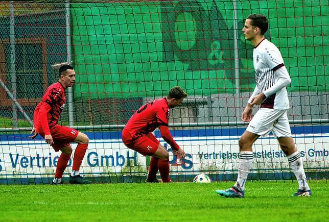 Bild 15: Acht Tore im Duell zwischen FV Walbertsweiler und SV Deggenhausertal. Wir haben die besten Bilder!