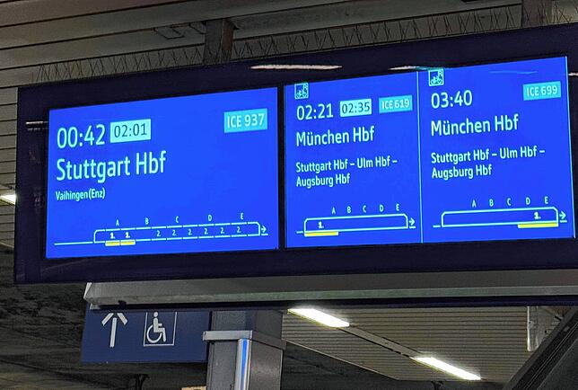 Auf eine Abfahrt um 2:01 von Heidelberg nach Stuttgart verzichtete der Autor letztlich freiwillig – und landete im Hotel.