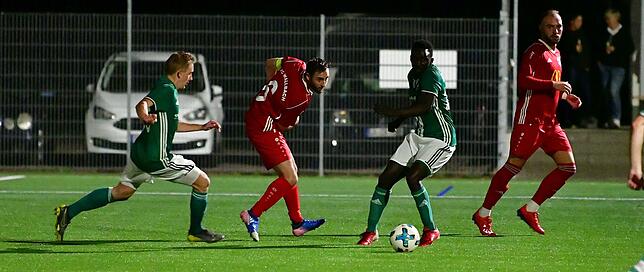 Bild 10: FC Wallbach feiert beim 3:1 gegen den FC Zell seinen ersten Heimsieg &ndash; und wir haben die Bilder!