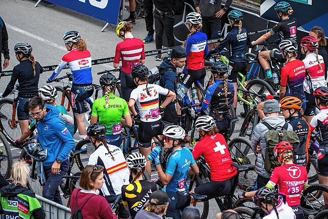 Bild 9: Mountainbikerin Finja Lipp fuhr Weltcup in Lenzerheide und wir haben Impressionen vom Rennen