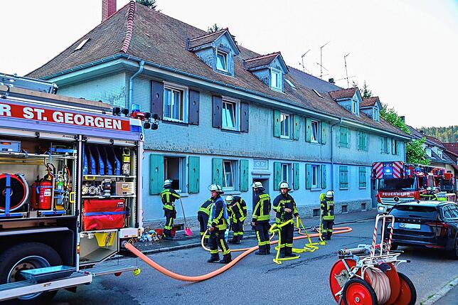 Die Feuerwehr musste am frühen Montagmorgen zu einem Wohnungsbrand in die Talstraße ausrücken. Ein Bewohner einer städtischen Wohnung ...