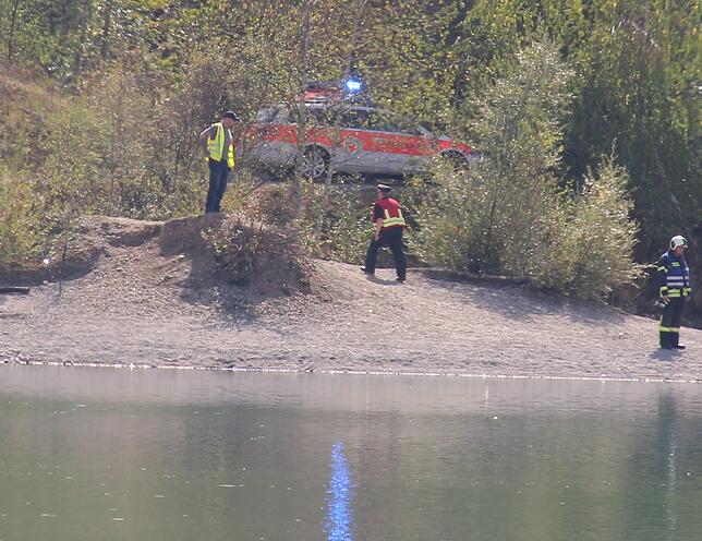 Die Rettungskräfte suchten gestern um die Mittagszeit im Seepark nach einem Vermissten.
