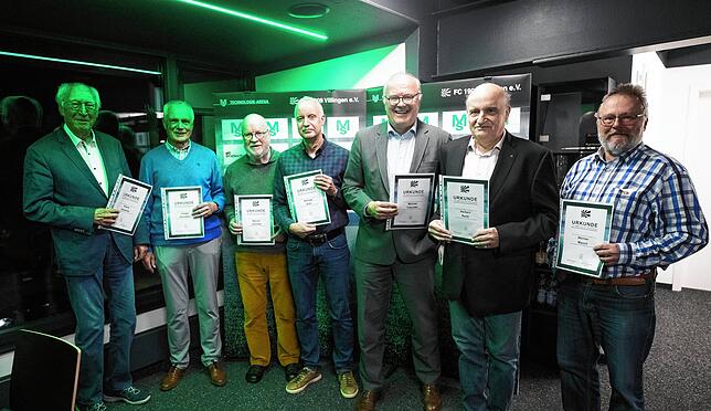 Geehrt wurden vom FC 08 treue Mitglieder (von links): Klaus Haubner, Jürgen Hornstein, Werner Libovsky, Michael Eich, Michael ...