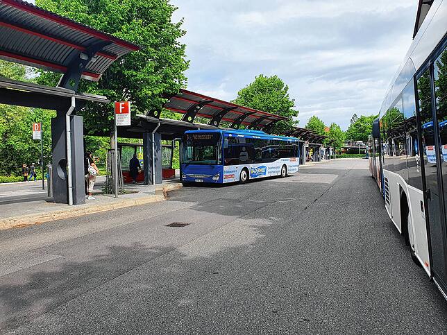 Noch herrscht tagsüber entspannter Betrieb am Villinger Busbahnhof. Wir das auch im Juni noch so sein, wenn das Neun-Euro-Ticket gilt?