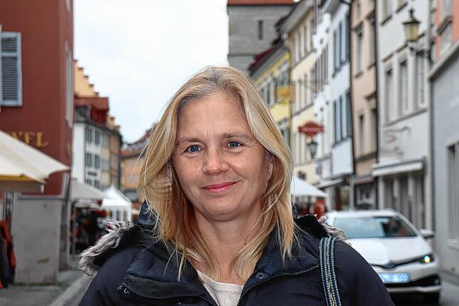 Sabine von Schroeter, 54, Hagnau: „Der zweite Lockdown ist richtig. Als Lehrerin bin ich der Meinung, dass Schüler bis zur 8. ...