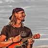 Ein Accessoire, das ihn auf seiner Reise immer begleitet: Andreas Noe und seine Ukulele.