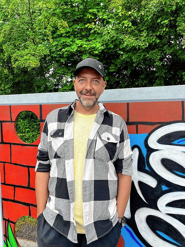 Respekt-Coach Steffen Helbig vermittelt mit Graffiti Kreativität und Gemeinschaftsgefühl. Helbig selbst hat schon in seiner Jugend ...