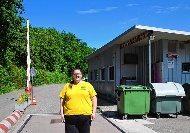 Manuela Marquardt auf dem USG-Gelände: Container-Marquardt hat den Zuschlag für die insolvente USG erhalten. Der Name wird sich bald ...