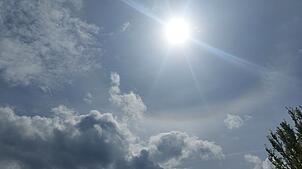 Die Wolken verziehen sich immer weiter &ndash; gegen Ende der Woche könnte es noch einmal richtig heiß werden.