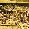 Bauarbeiter vor dem Hasler Tunnel 1889. Durch ihre Versorgung entstand ein starker Druck auf den örtlichen Lebensmittelmarkt sowie auf ...
