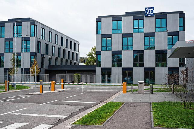 Hat derzeit genug Aufträge für Getriebe. Über Arbeitszeitkürzungen wird hier nicht verhandelt: ZF-Werk in Saarbrücken.