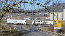 Der unfallträchtige Einmündungsbereich der Landstraße bei Kirchen-Hausen in die Bundesstraße 31 soll durch einen Kreisverkehr entschärft ...