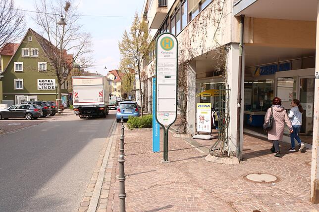 An der Karlstraße wird die Haltestelle West behindertengerecht ausgebaut. Die Maßnahme wird noch ausgeschrieben.