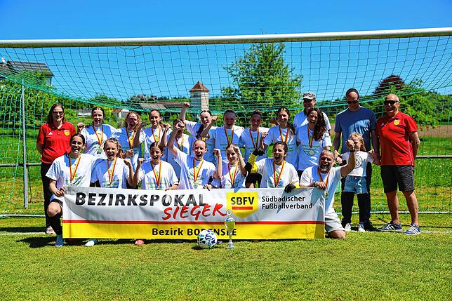 Bild 24: Unsere Bildergalerie vom B-Mädchen-Finale beim Bezirkspokal! SG Aach-Linz triumphiert im  Endspiel!