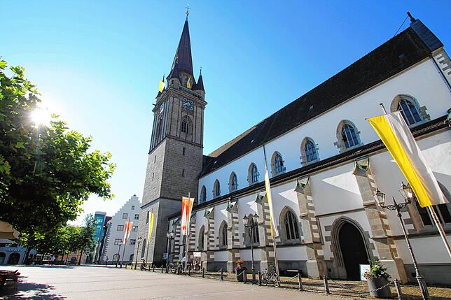 Das Münster bot ein gewohnt festliches Bild am Hausherrensonntag. Morgens um 9 Uhr ist der Marktplatz fast menschenleer, denn die große ...