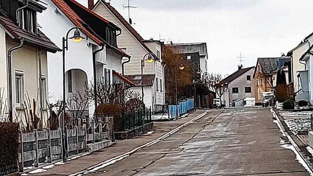 Viele Bürger fragen sich, warum tagsüber öfter das Licht brennt, während es nachts teilweise dunkel bleibt. Arbeiten an der Stettener ...