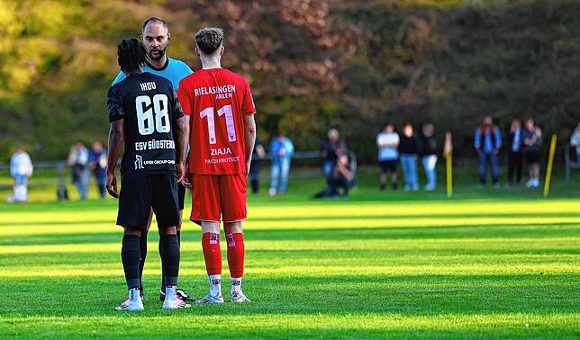 Bild 32: Bennet Ukaj lässt die Südsterne im Derby jubeln! Hier gibt es unsere große Bildergalerie!