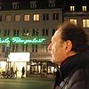 Regisseur Douglas WolfspergerDreharbeiten bei für den Dokumentarfilm über das Ende des Kinos Scala auf der Marktstätte in Konstanz.