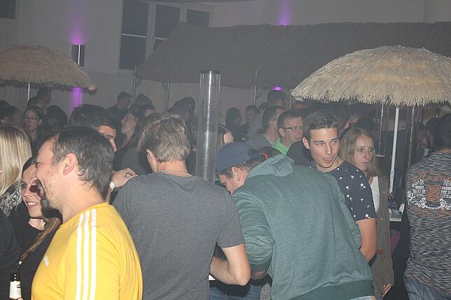 Bild 16: Bilder der großen Feuerwehr Meets Malle-Party in Furtwangen (Teil2)