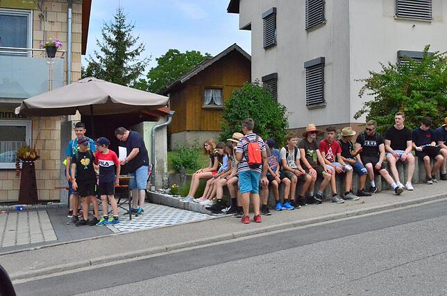 Bild 11: Bilder vom Dorfspiel und dem Partyabend des Zeltlagers der Jugendfeuerwehren des Landkreises Konstanz