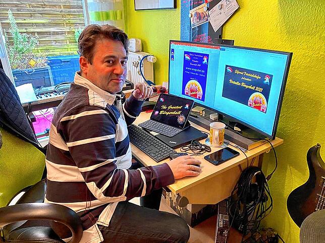 So ist der „Bürgerball 2021“ entstanden: Elferrat Renato Rizzo bei der Arbeit am heimischen Computer, wo alle Videoschnipsel ...
