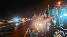 Mahnfeuer der Bauern an der B31 am 3. Januar 2024 in Döggingen.