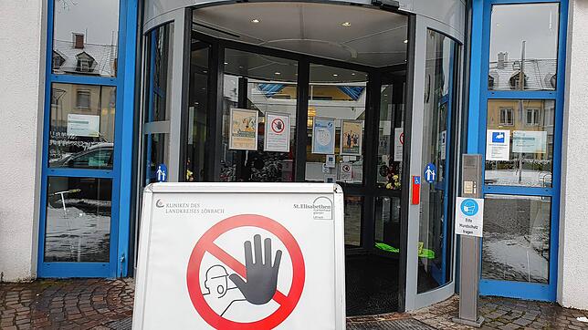 Im Kreiskrankenhaus Lörrach liegen aktuell viel mehr junge Corona-Patienten als noch in der ersten Welle.