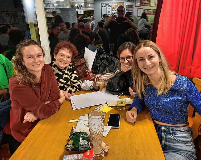 Frauenpower beim FC Grießen: Beim Quizabend 2023 dominierten (von links) Thalia Frankenstein, Claudia Frankenstein, Lisa Berz und ...