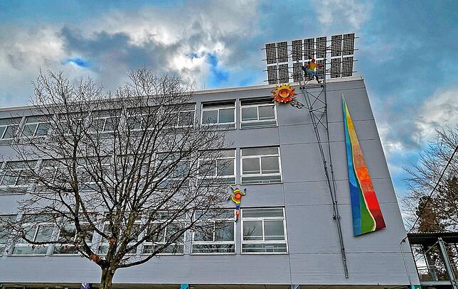 Symbolträchtig: Die erste Bürgersolaranlage war 2001 auf dem Dach des Gymnasiums installiert worden.