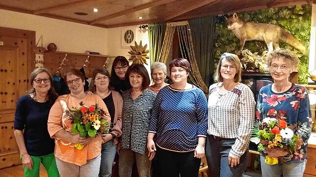 Der Vorstand der Landfrauen Worndorf mit den zwei verabschiedeten Vorstandsmitgliedern (von links): Silke Hirt, Inge Keller, Marina ...