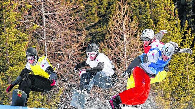 hsx_Snowboard-Cross_HTG Die besten Snowboard-Cross-Athleten der Welt treten vom 22. bis 24. Januar auf dem Feldberg gegeneinander an.