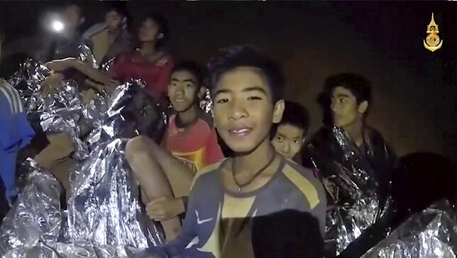Bild 2: Unsere Empathie ist kaputt: Warum uns 2018 zwölf Jungen in Thailand mehr rührten als tausende Ertrinkende vor unserer Haustür