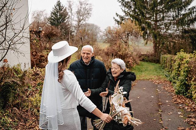 Ein unersetzlicher Moment war die Hochzeit der Enkelin Anne Blatter-Miredin für Nikolaus und Elisabeth Hohn.