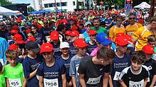 Junge und ältere Sportler nehmen am 20. Juli erneut die Beine in die Hand, um laufend zu helfen – jeder Kilometer wird vergoldet. Foto: ...