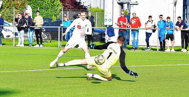 Bild 12: FC Erzingen schießt sich mit einem 4:0 beim VfB Waldshut aus der Krise &ndash; und wir haben die Bilder!