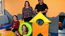 Karolina (von links), Franziska, Gabriele und Christian Meng sind zum wiederholten Mal zu einer Familienreha in der Nachsorgeklinik in ...