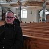 Obwohl die Bänke während des Gottesdienstes noch nicht leergefegt sind, macht sich Dekan Stefan Schmid Sorgen um jeden einzelnen ...