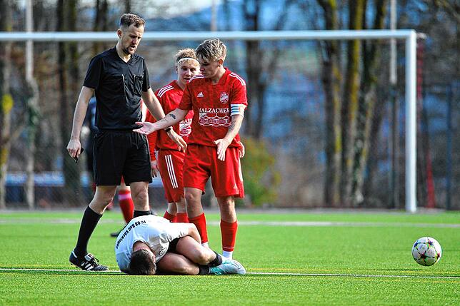 Bild 9: Der FC 08 Bad Säckingen siegt gegen FC Dachsberg mit 3:0 &ndash; und wir haben die Bilder!