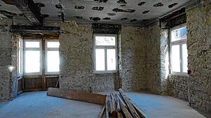 Blick ins ehemalige Bürgermeisterzimmer mit Erker.