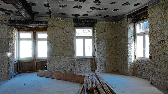 Blick ins ehemalige Bürgermeisterzimmer mit Erker.