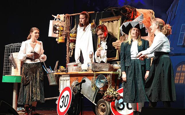 Bild 11: Zunftball 2025: Gruseln, Tanzen und Feiern im komplett ausverkauften Mozartsaal